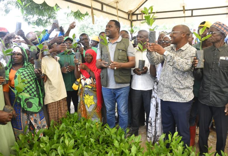 Mkuu wa Mkoa wa Pwani Alhaji Abubakari  Kunenge.